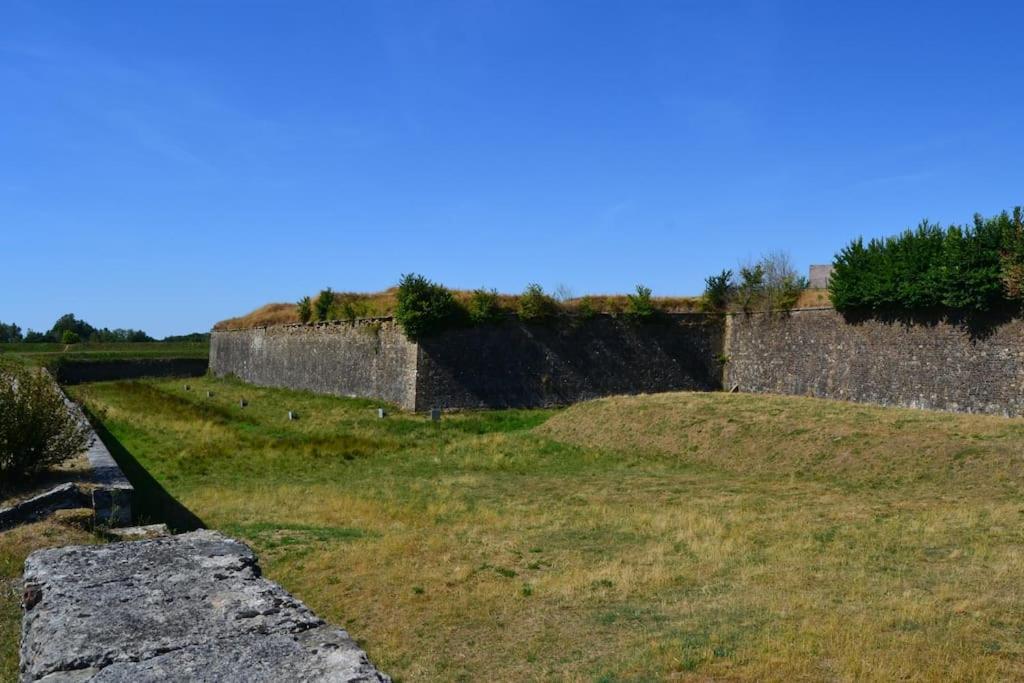 Villa L'Escale Des Remparts Rocroi Esterno foto